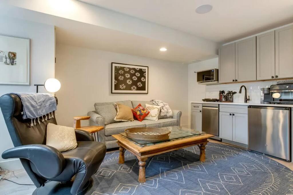 Brand New Two Room Apartment Building On A Park DEN Екстериор снимка